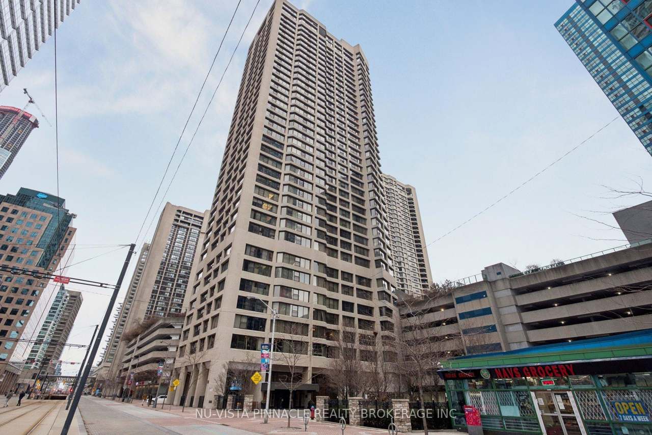 55 Harbour Square 1418, Toronto, ON M5J 2L1