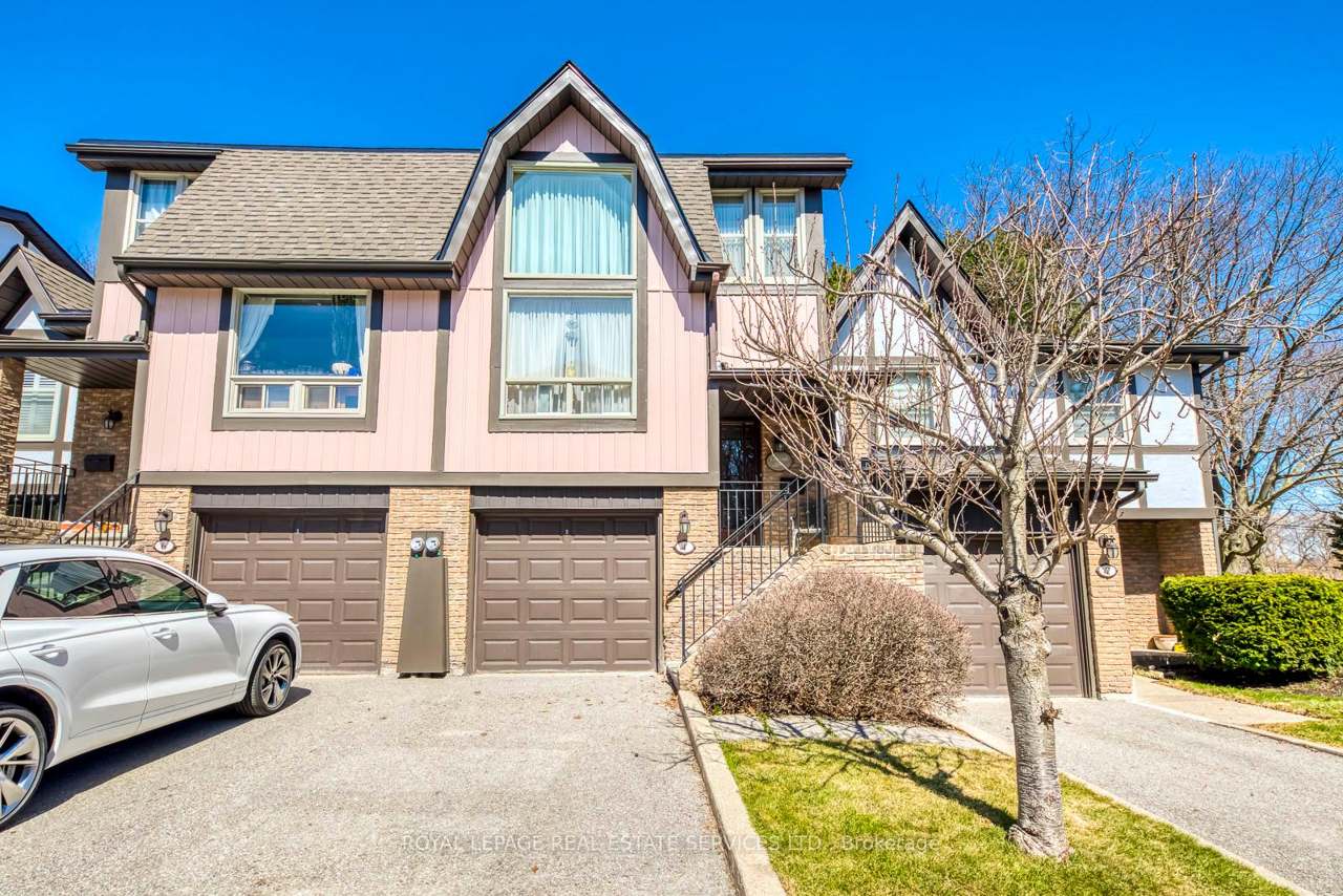4 English Ivyway, Toronto, ON M2H 3M4