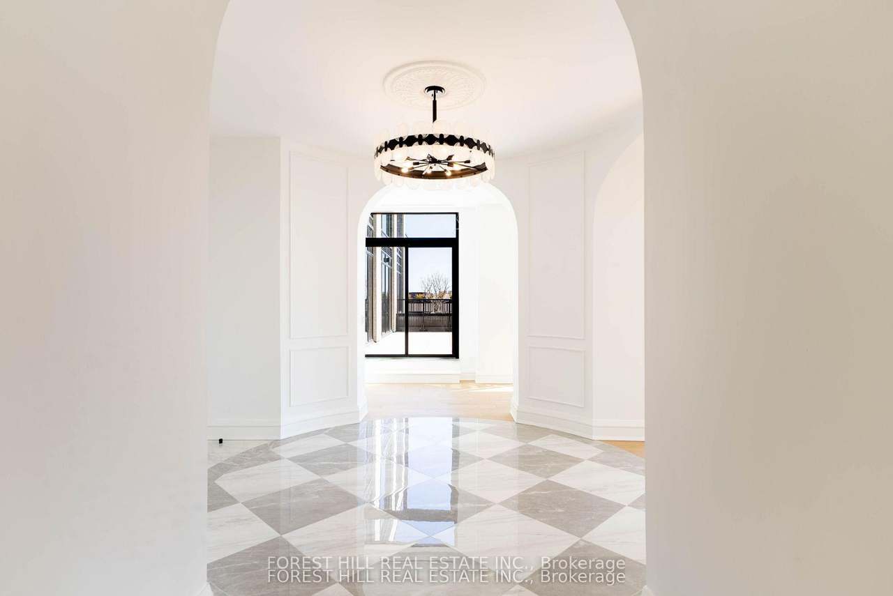 2010 Bathurst Street 6A, Toronto, ON M5P 0A8