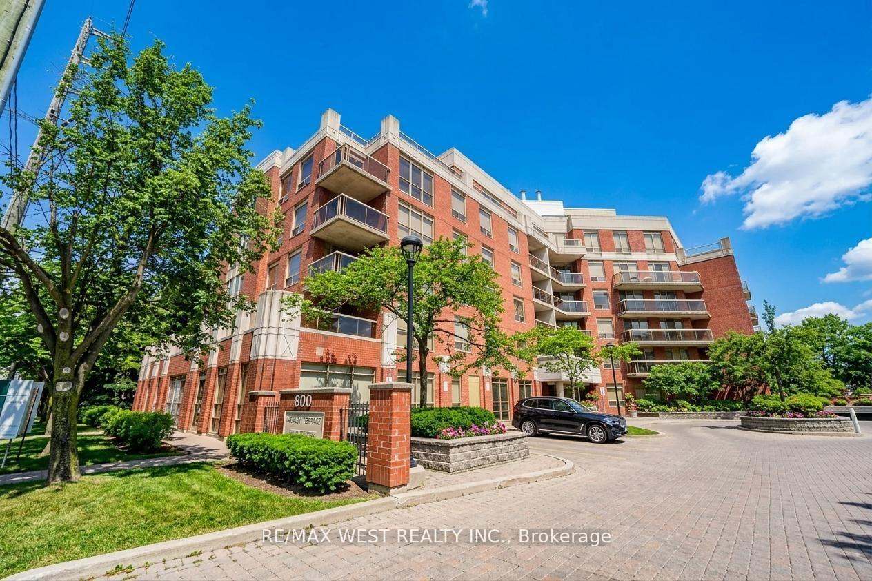800 Sheppard Avenue W C3, Toronto, ON M3H 6B4