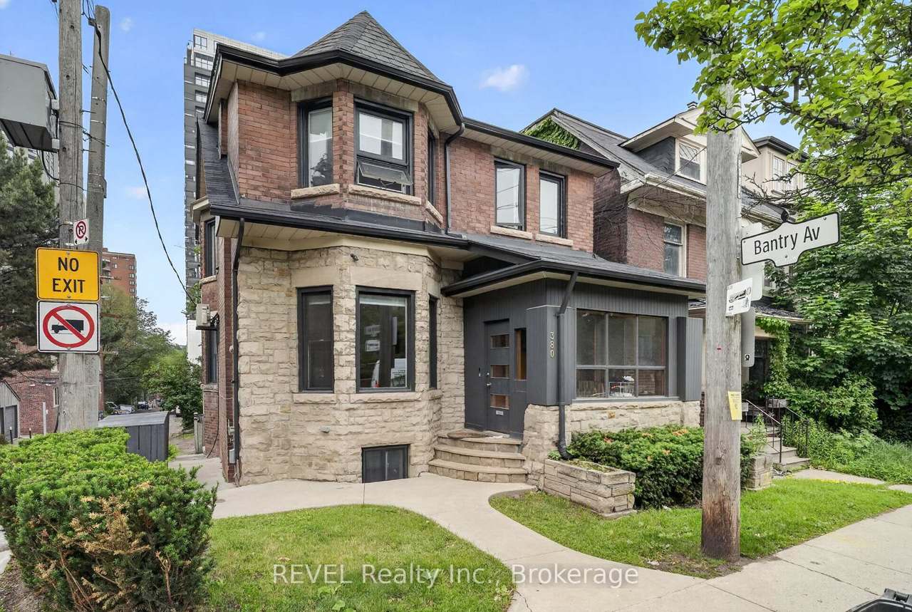 380 Spadina Road, Toronto, ON M5P 2V9