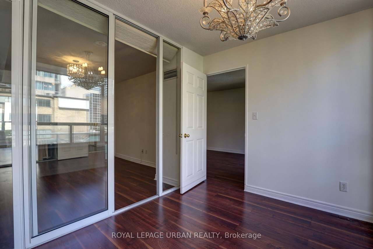 43 Eglinton Avenue E 506, Toronto, ON M4P 1A2