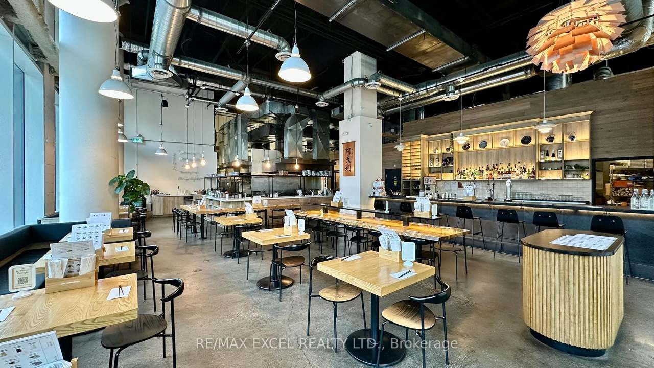 411 Church Street 5, Toronto, ON M5B 2A4