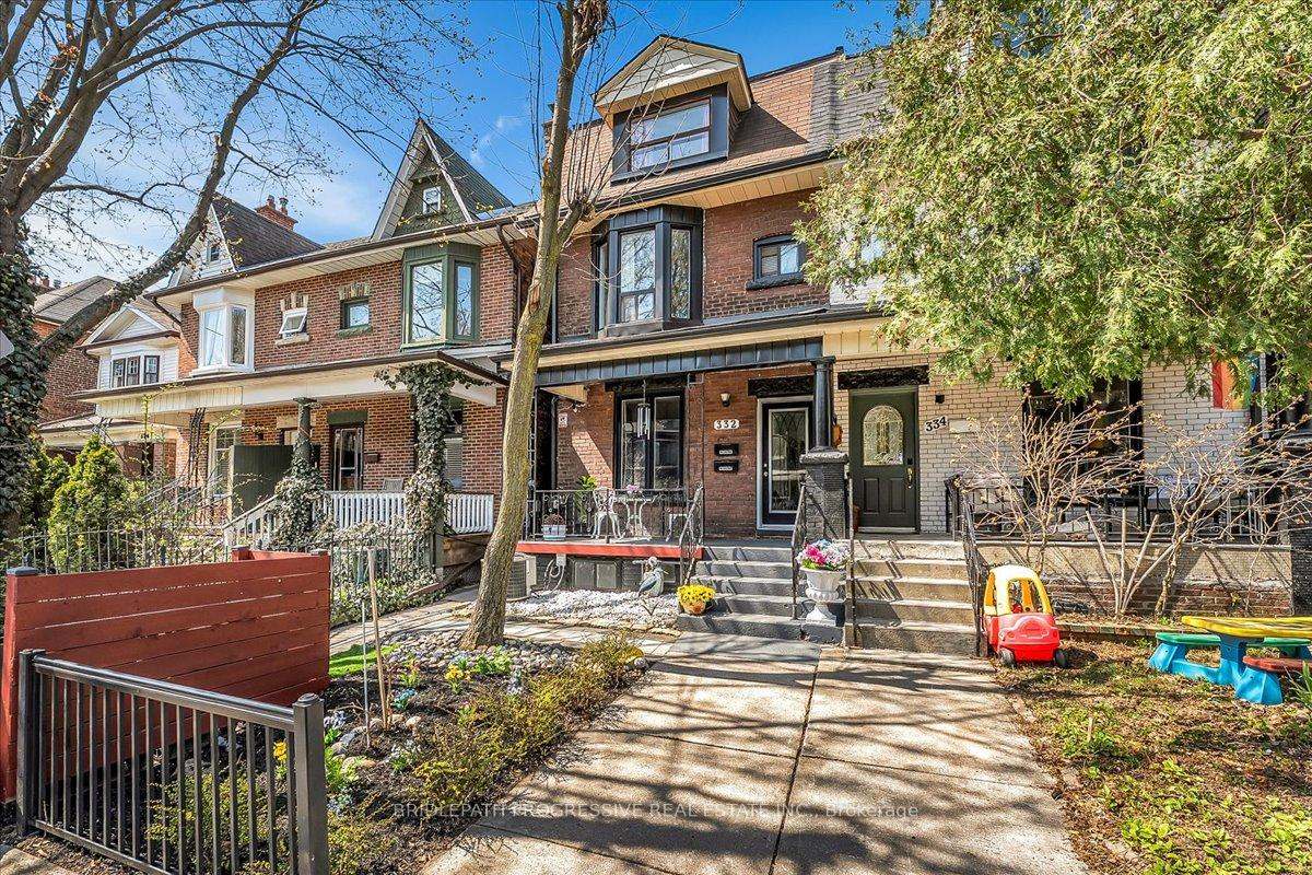 127 Glenvale Boulevard, Toronto, ON M4G 2W1