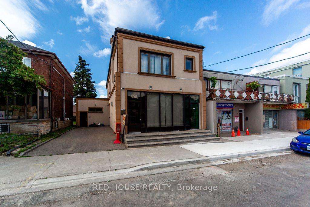 658 Vaughan Road, Toronto, ON M6E 2Y5