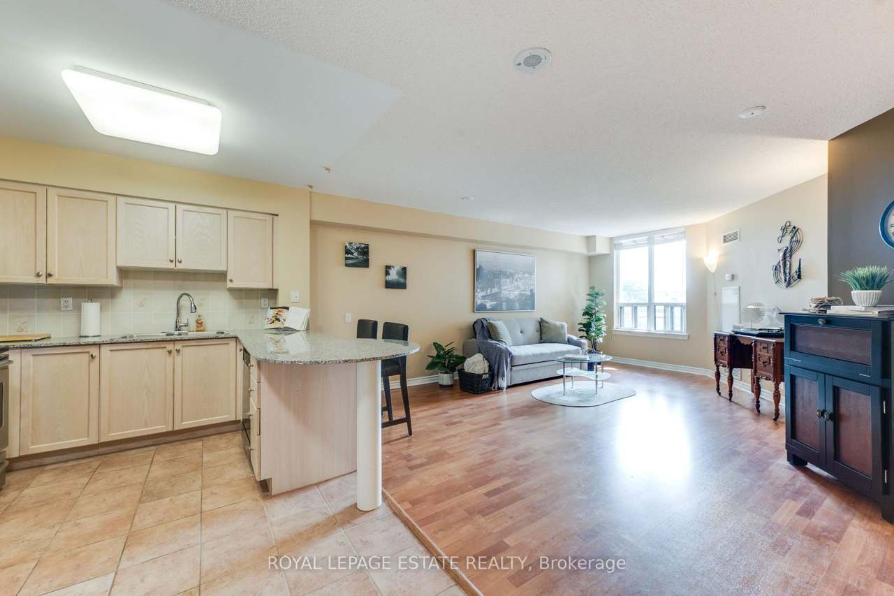 1720 Eglinton Avenue E 623, Toronto, ON M4A 2X8