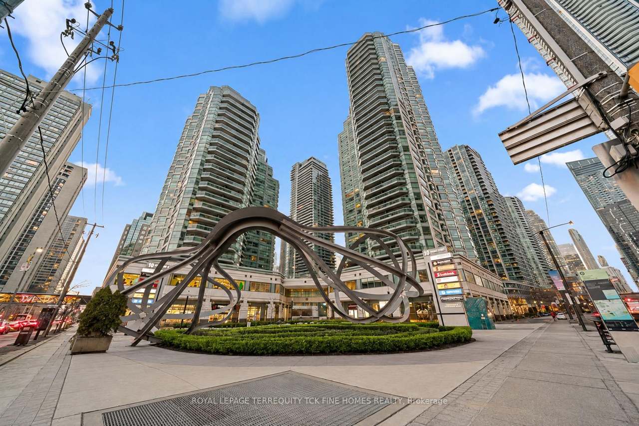10 Yonge Street 2604, Toronto, ON M5E 1R4