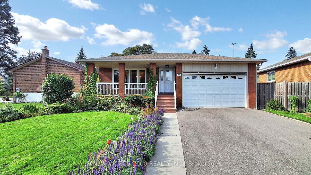 17 Squirewood Road, Toronto, ON M2J 4T2