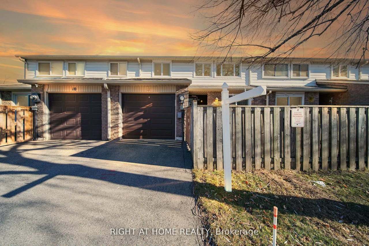 12 Lace Fern Way, Toronto, ON M2J 4L9