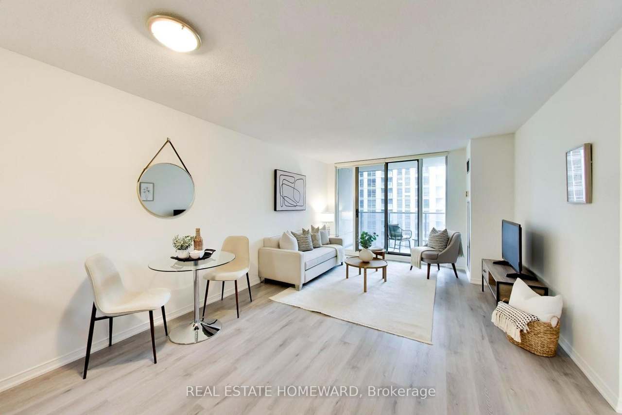 750 Bay Street 1511, Toronto, ON M5G 1N6