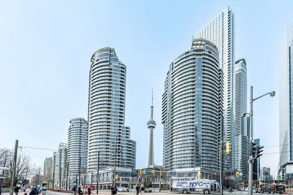 208 Queens Quay W 511, Toronto, ON M5J 2Y5