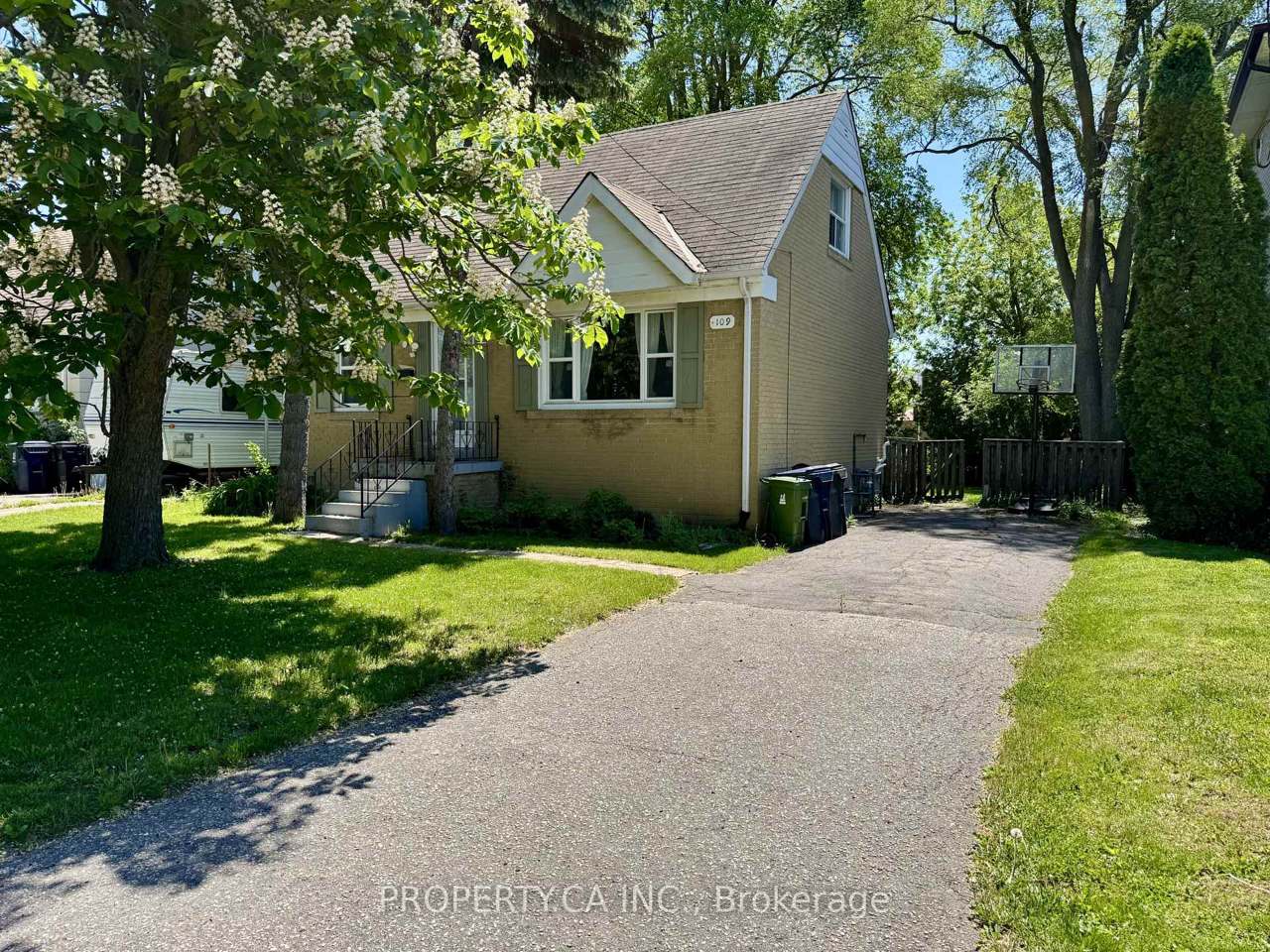 109 Pleasant Avenue, Toronto, ON M2M 1M2