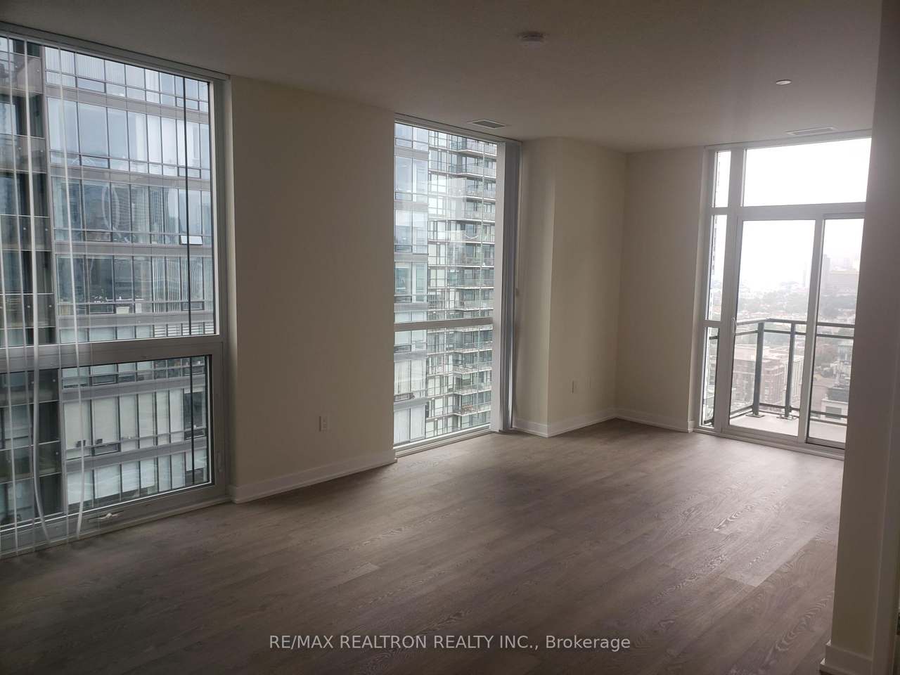 99 John Street 2307, Toronto, ON M5V 0S6