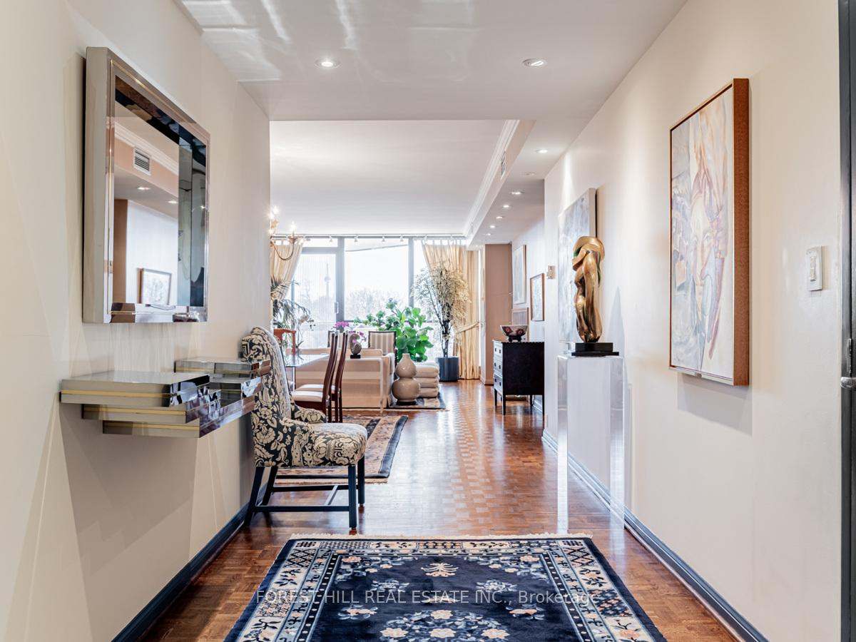 407 Walmer Road 501, Toronto, ON M5R 3N2