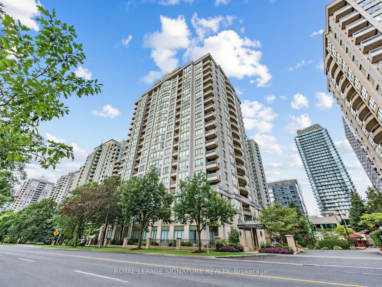 256 Doris Avenue 1711, Toronto, ON N2N 6X8