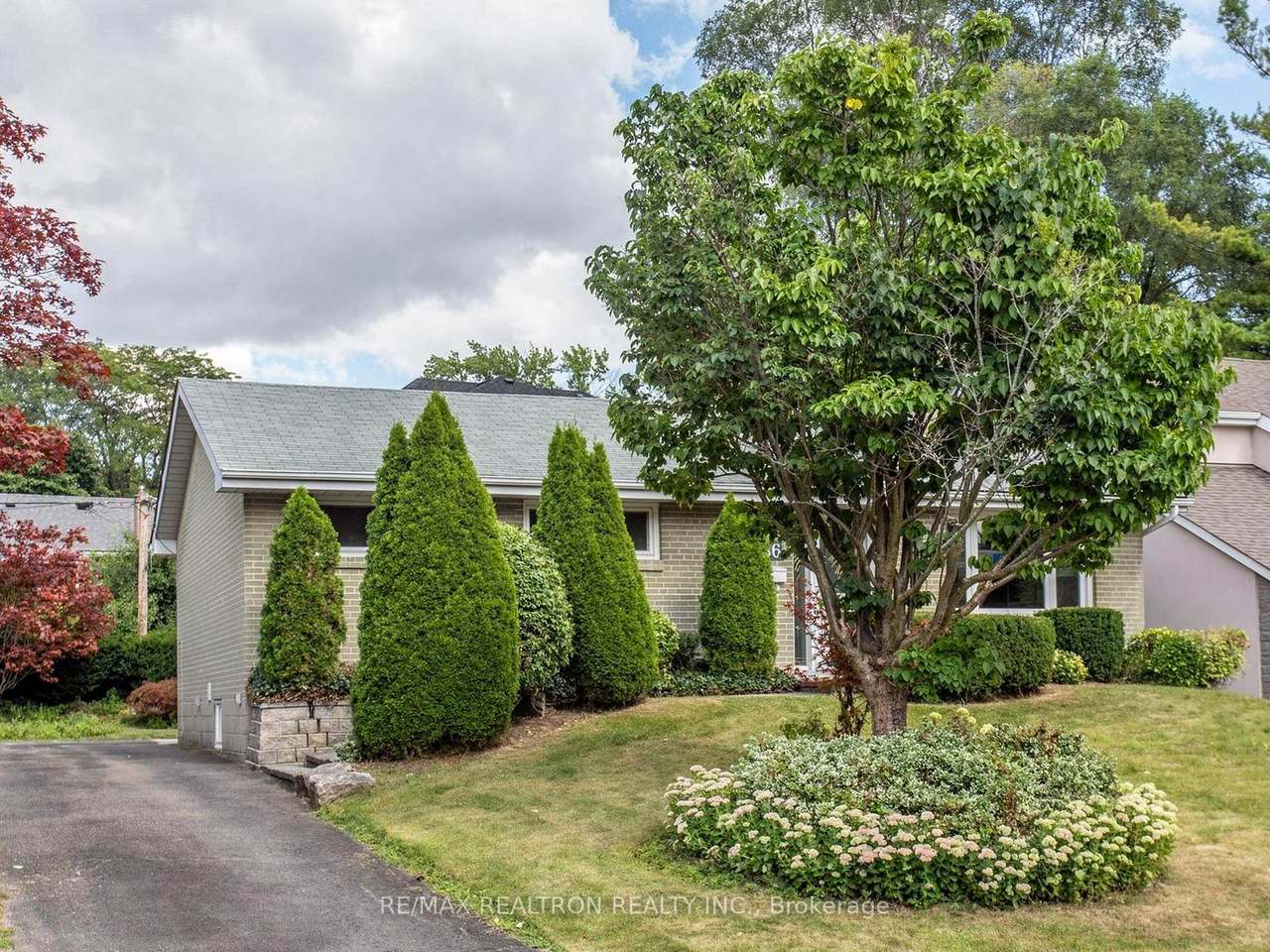 56 Ternhill Crescent, Toronto, ON M3C 2E5