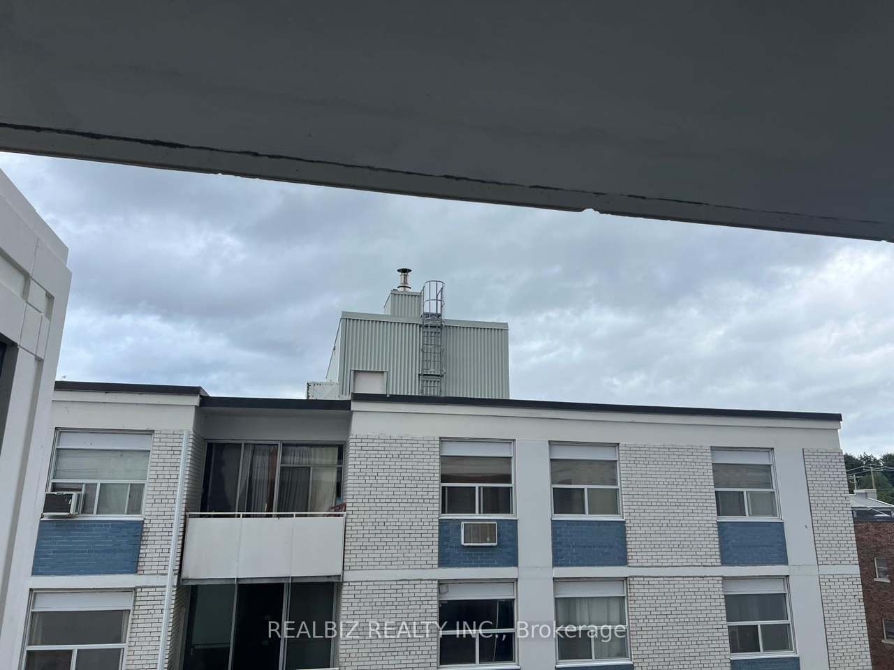 91 Montclair Avenue 823, Toronto, ON M5P 0B1