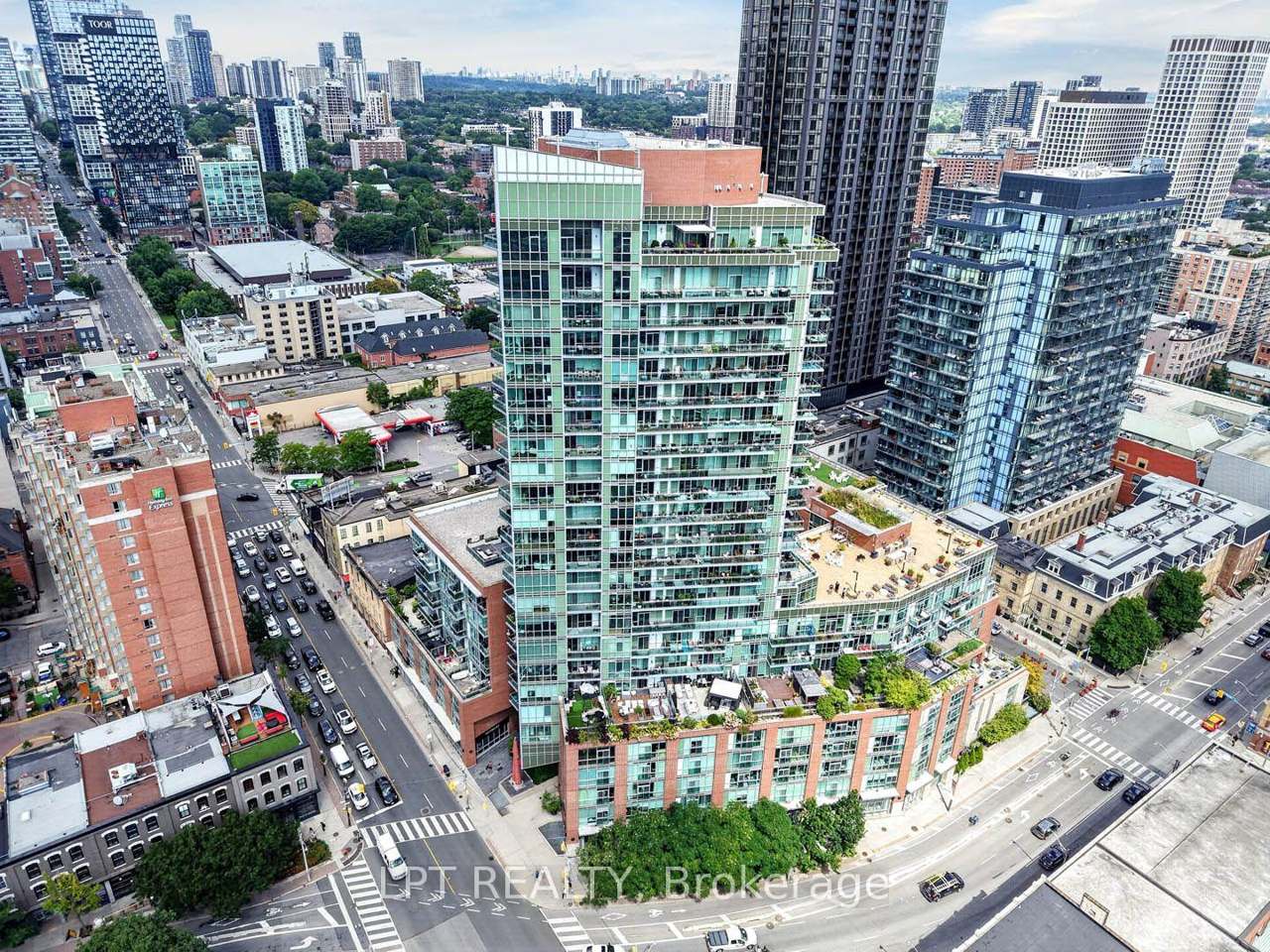 112 George Street 1202, Toronto, ON M5A 2M5