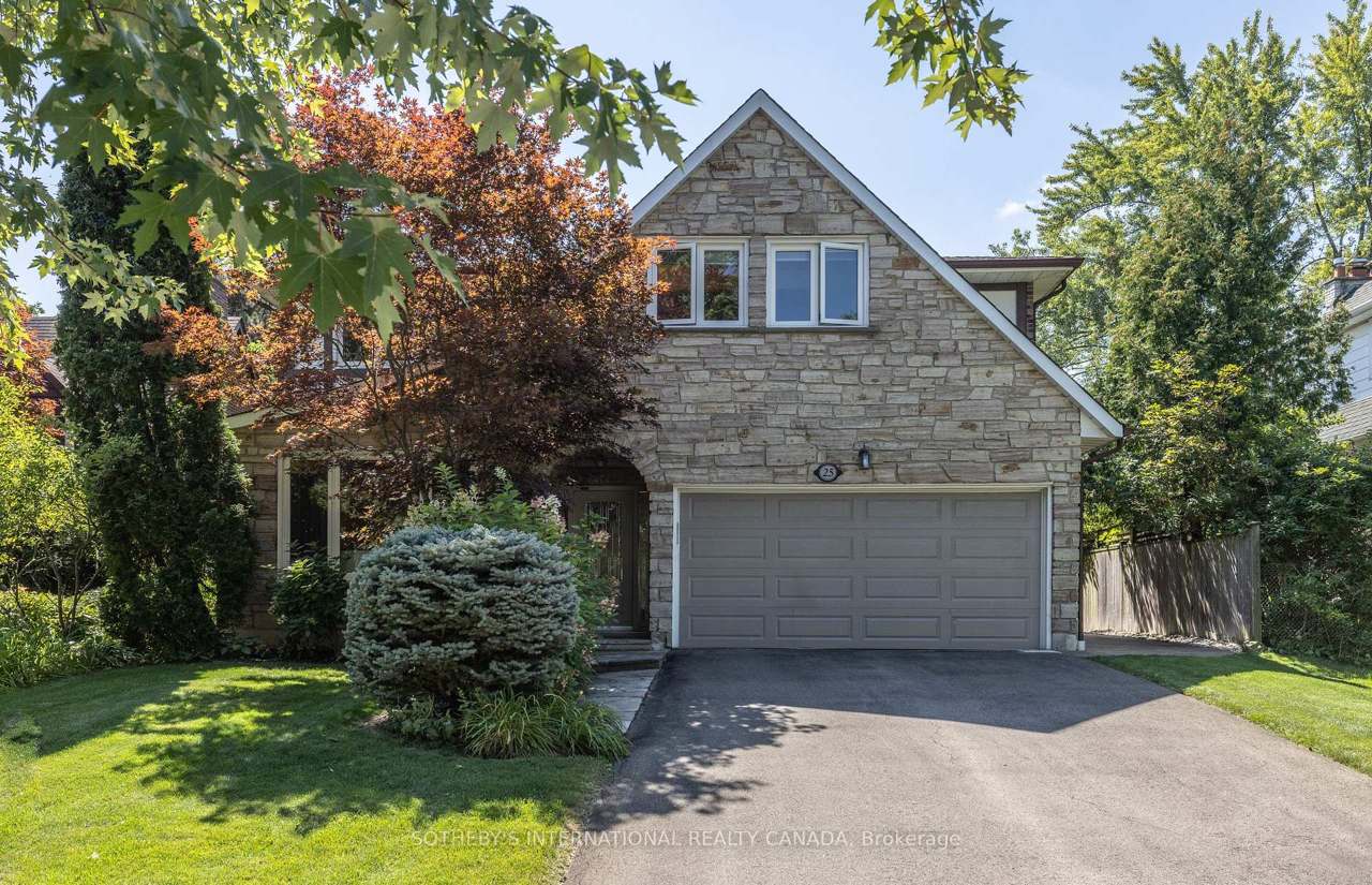 25 Gossamer Avenue, Toronto, ON M2M 2X3