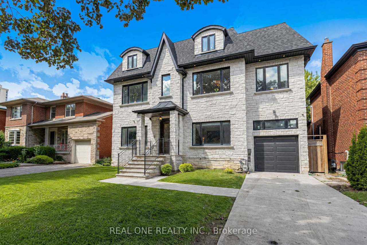 100 Ridelle Avenue, Toronto, ON M6B 1J6