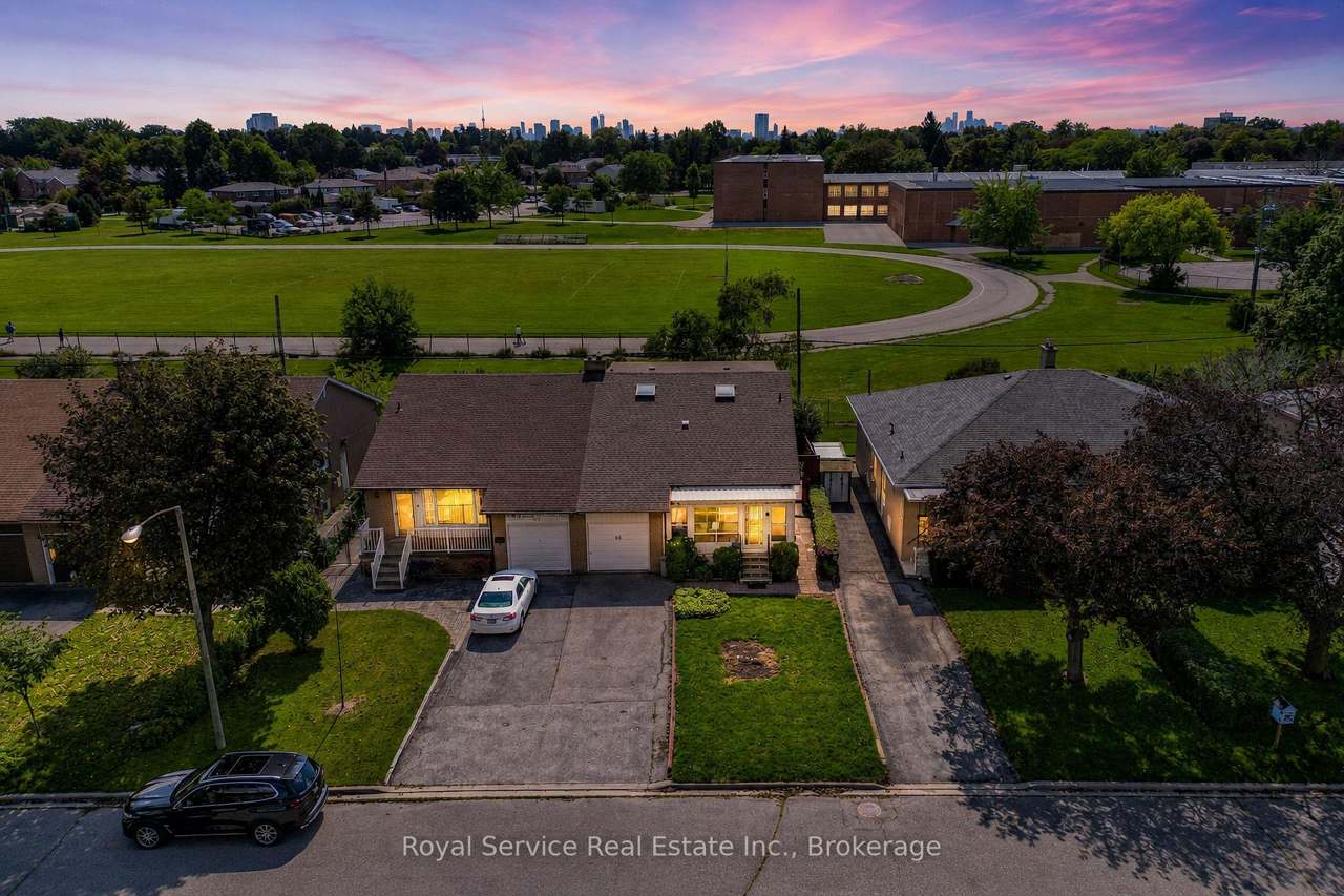 65 Combermere Drive, Toronto, ON M3A 2W4