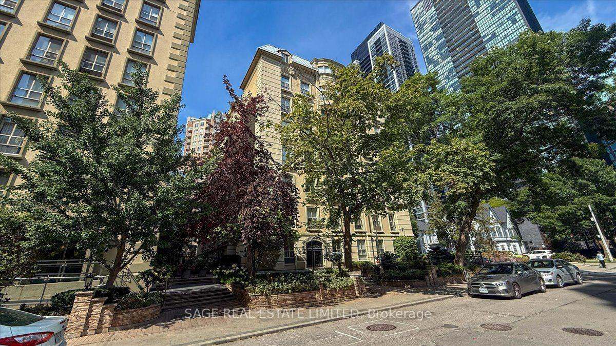 88 Charles Street E 208, Toronto, ON M4Y 2W7