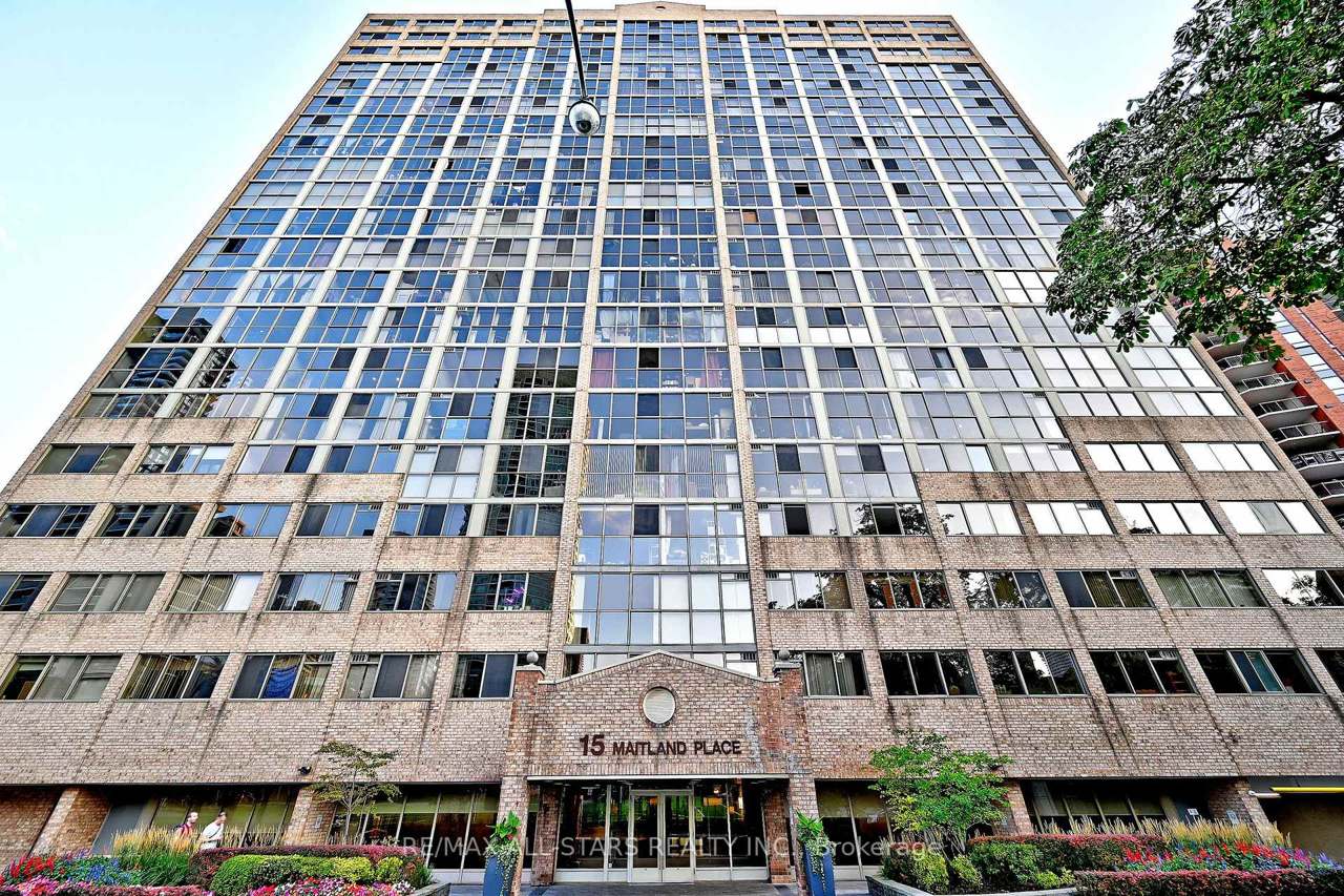 15 Maitland Place 2112, Toronto, ON M4Y 2X3