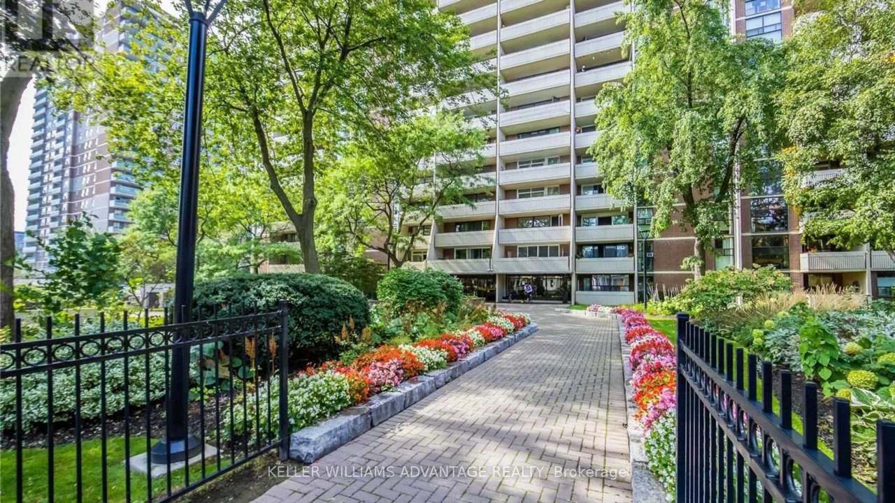 40 Homewood Avenue 2216, Toronto, ON M4Y 2K2