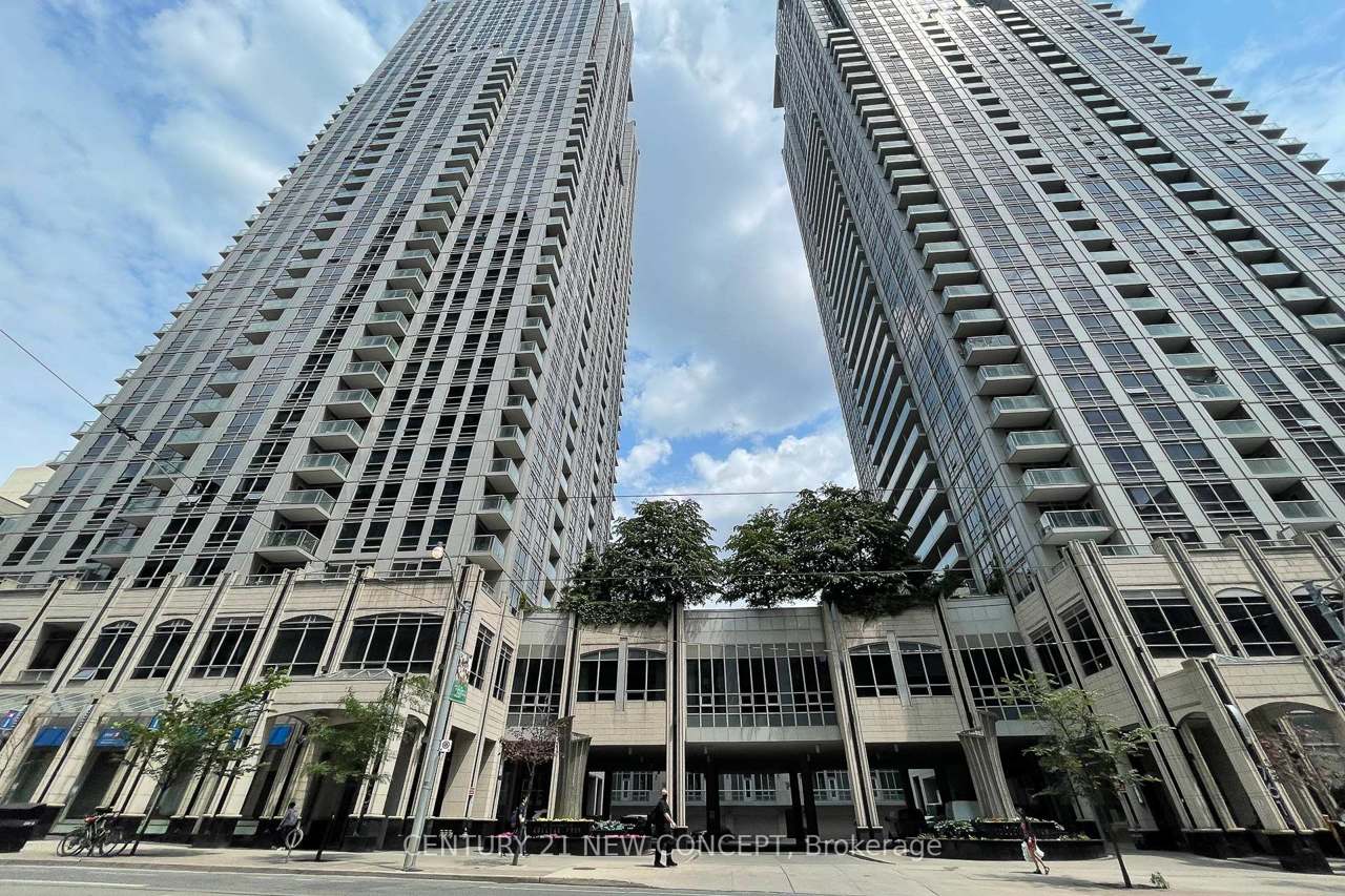 761 Bay Street 404, Toronto, ON M5G 2R2