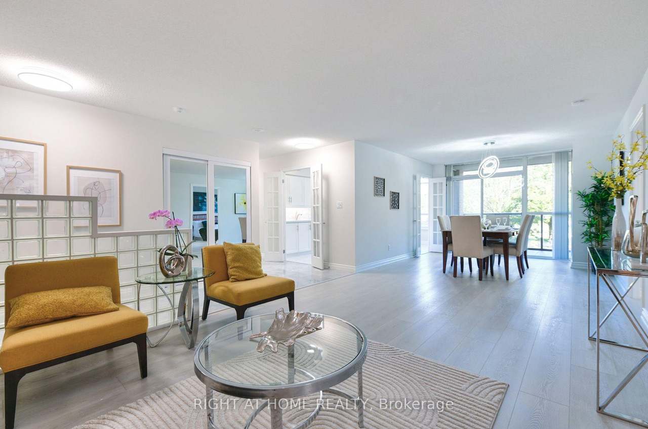 3181 Bayview Avenue 215, Toronto, ON M2K 2Y2