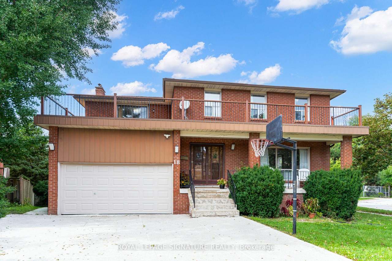 18 Parravano Court, Toronto, ON M2R 3S8