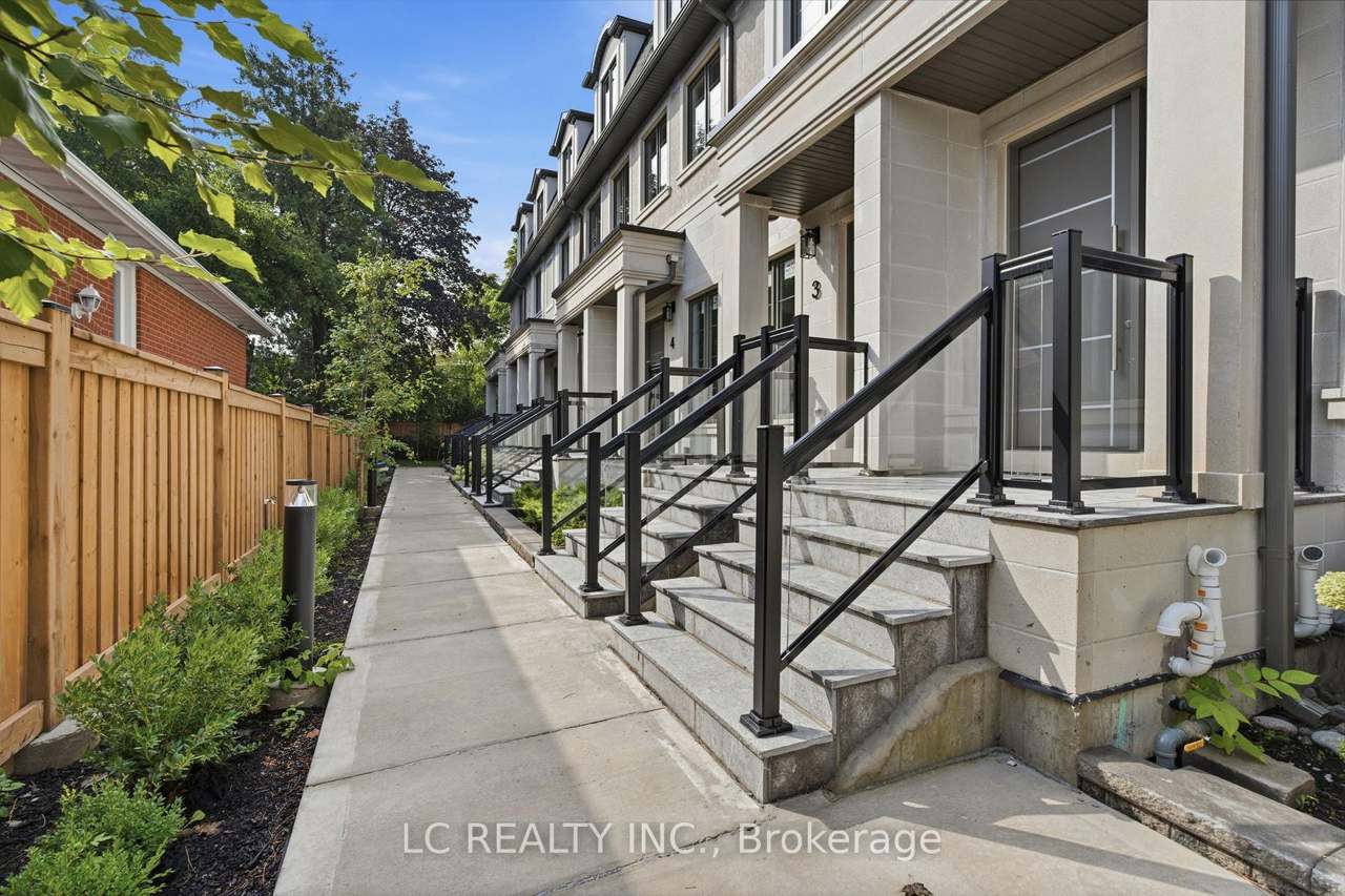 241 Finch Avenue E A03, Toronto, ON M2N 4S1