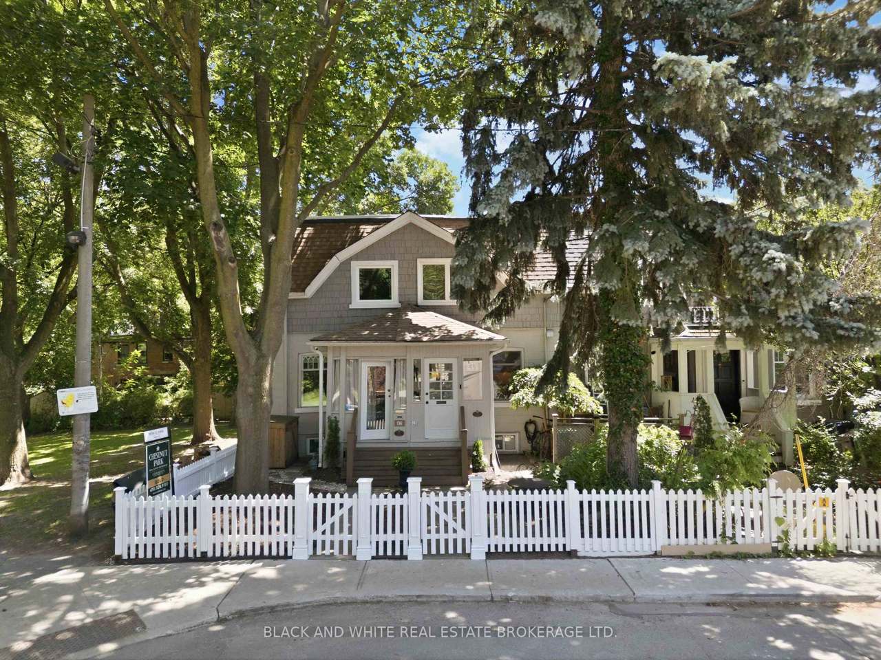 45 Geneva Avenue, Toronto, ON M5A 2J9
