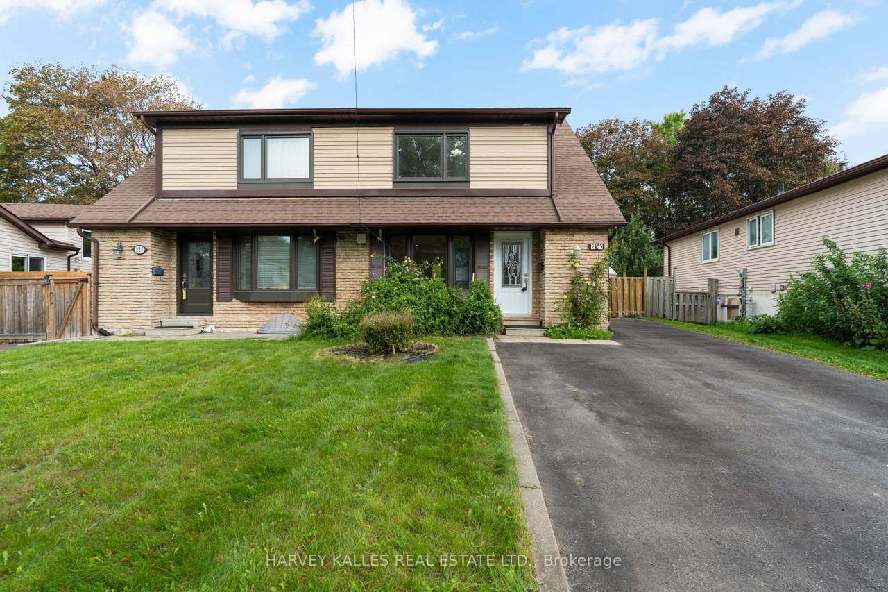 225 Hollyberry Trail, Toronto, ON M2H 2P3