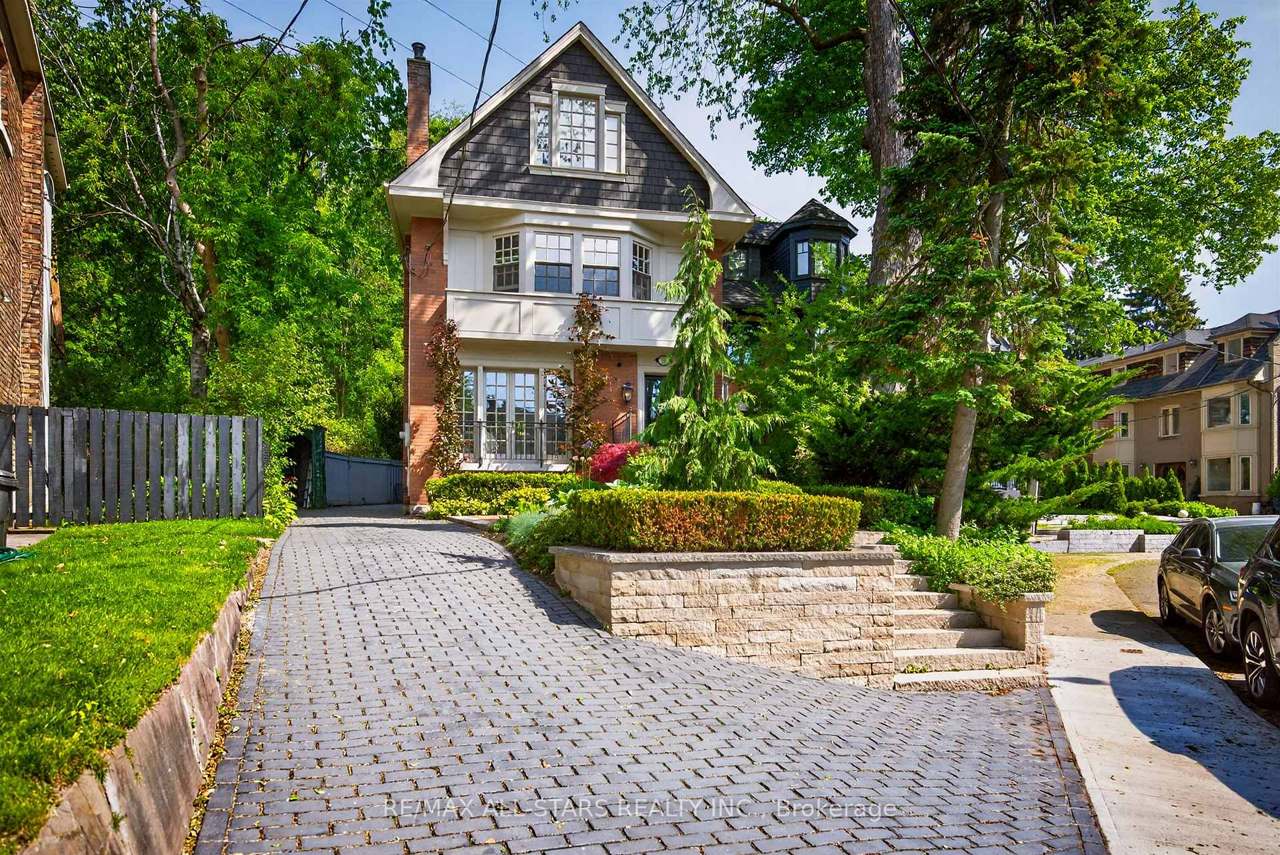 30 Edgewood Crescent, Toronto, ON M4W 3A9