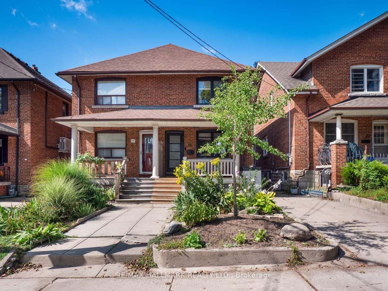 16 Hector Avenue, Toronto, ON M6G 3G3