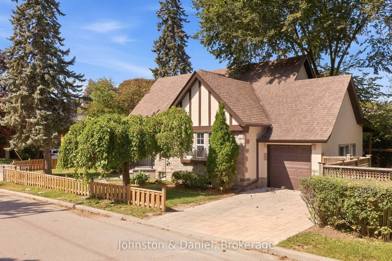 169 Glen Cedar Road, Toronto, ON M6C 3H1