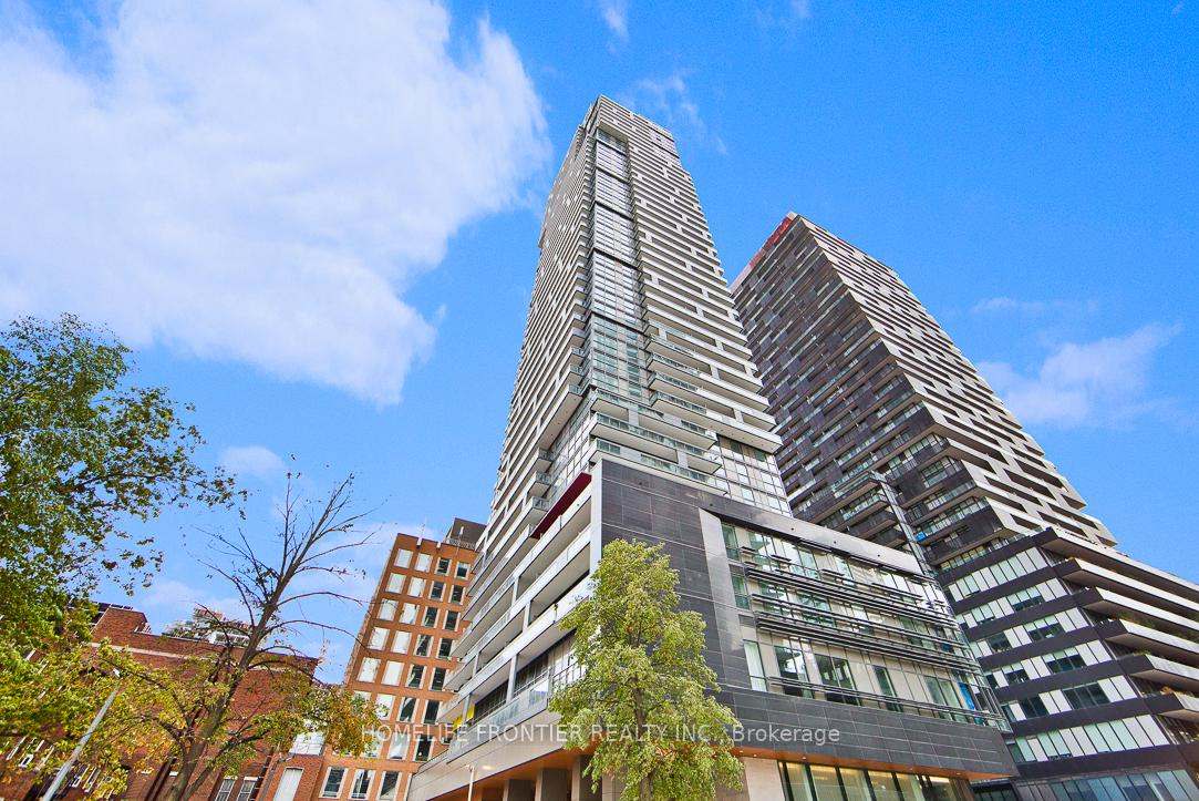 39 Roehampton Avenue 704, Toronto, ON M4P 0G1