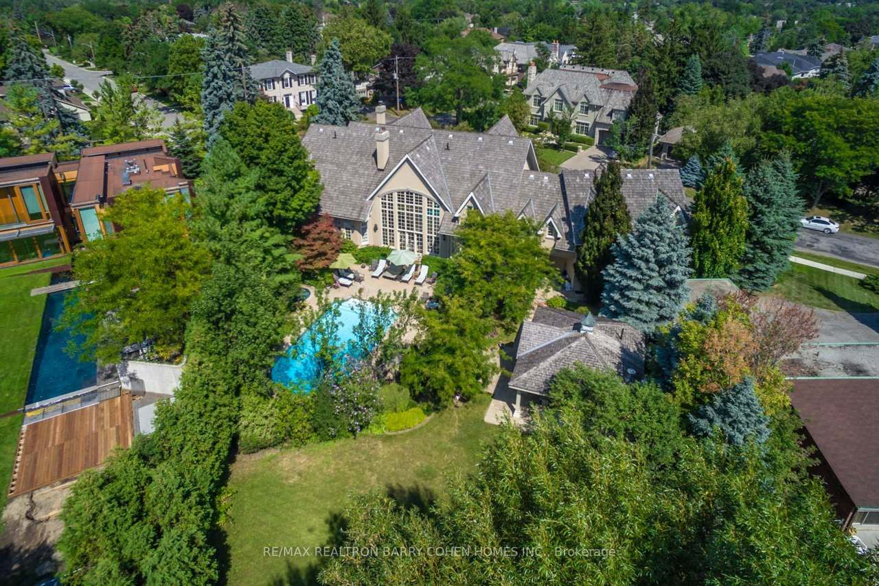 17 Bayview Ridge, Toronto, ON M2L 1E3