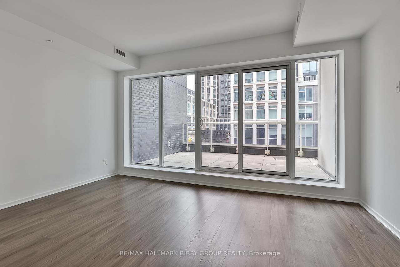 783 Bathurst Street 422, Toronto, ON M5S 0A8