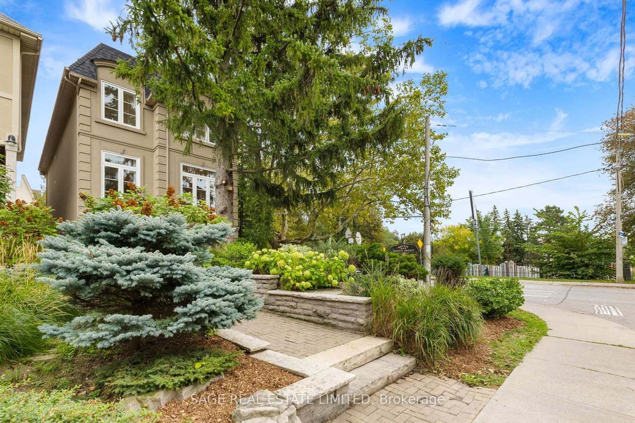 1 Caldow Road, Toronto, ON M5N 2P4