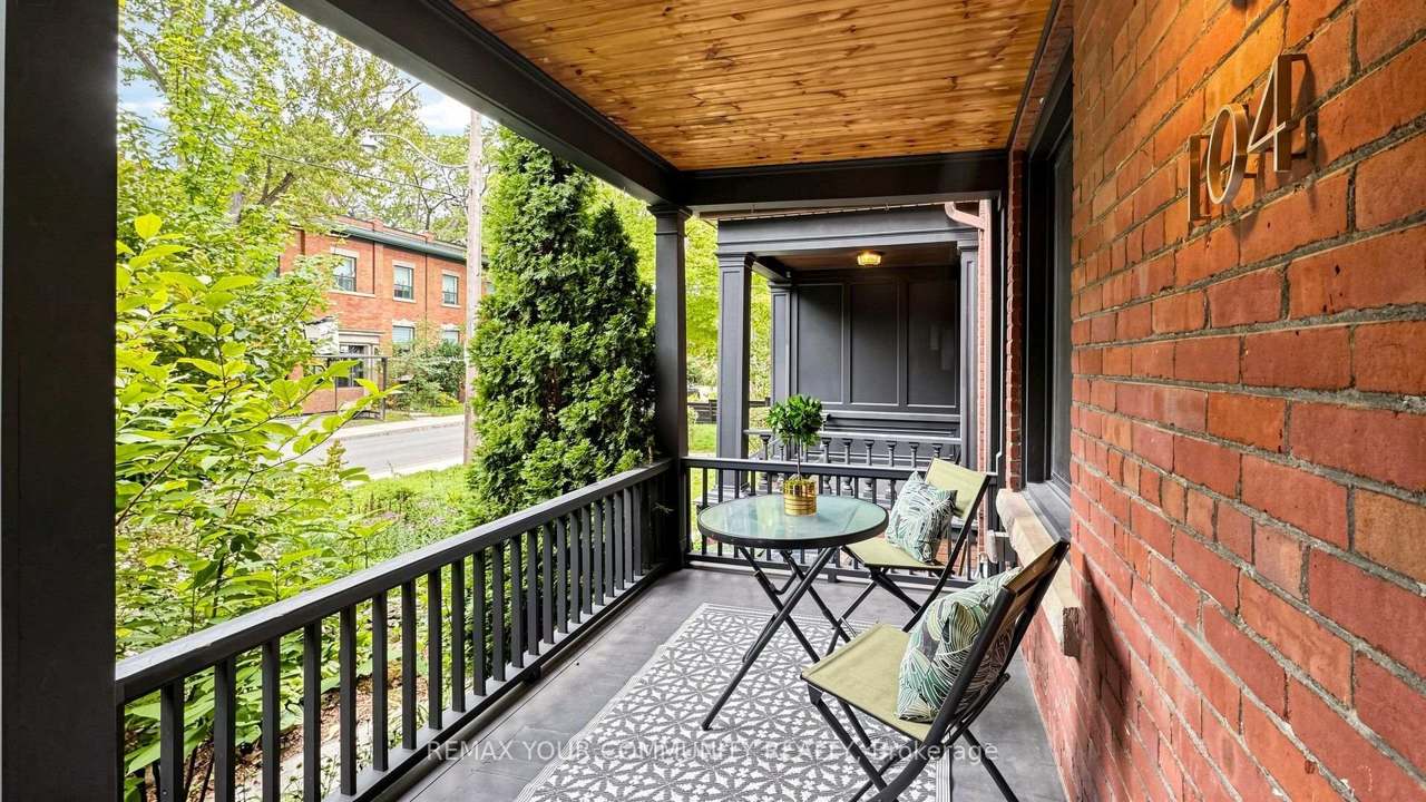 104 Wells Street, Toronto, ON M5R 1P3