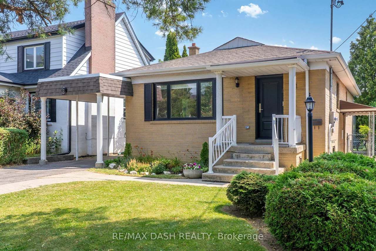 111 Gorman Park Road, Toronto, ON M3H 3K7