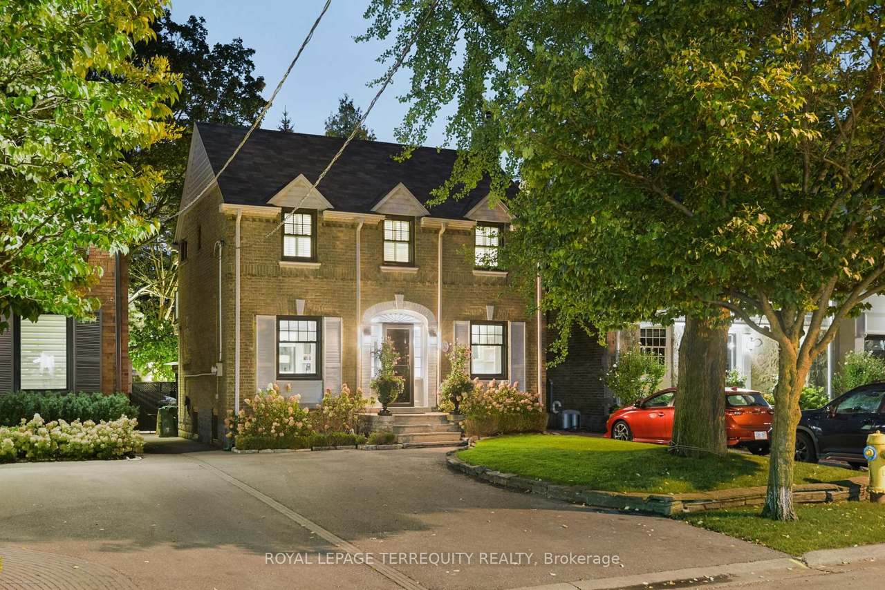 37 De Vere Gardens, Toronto, ON M5M 3E6