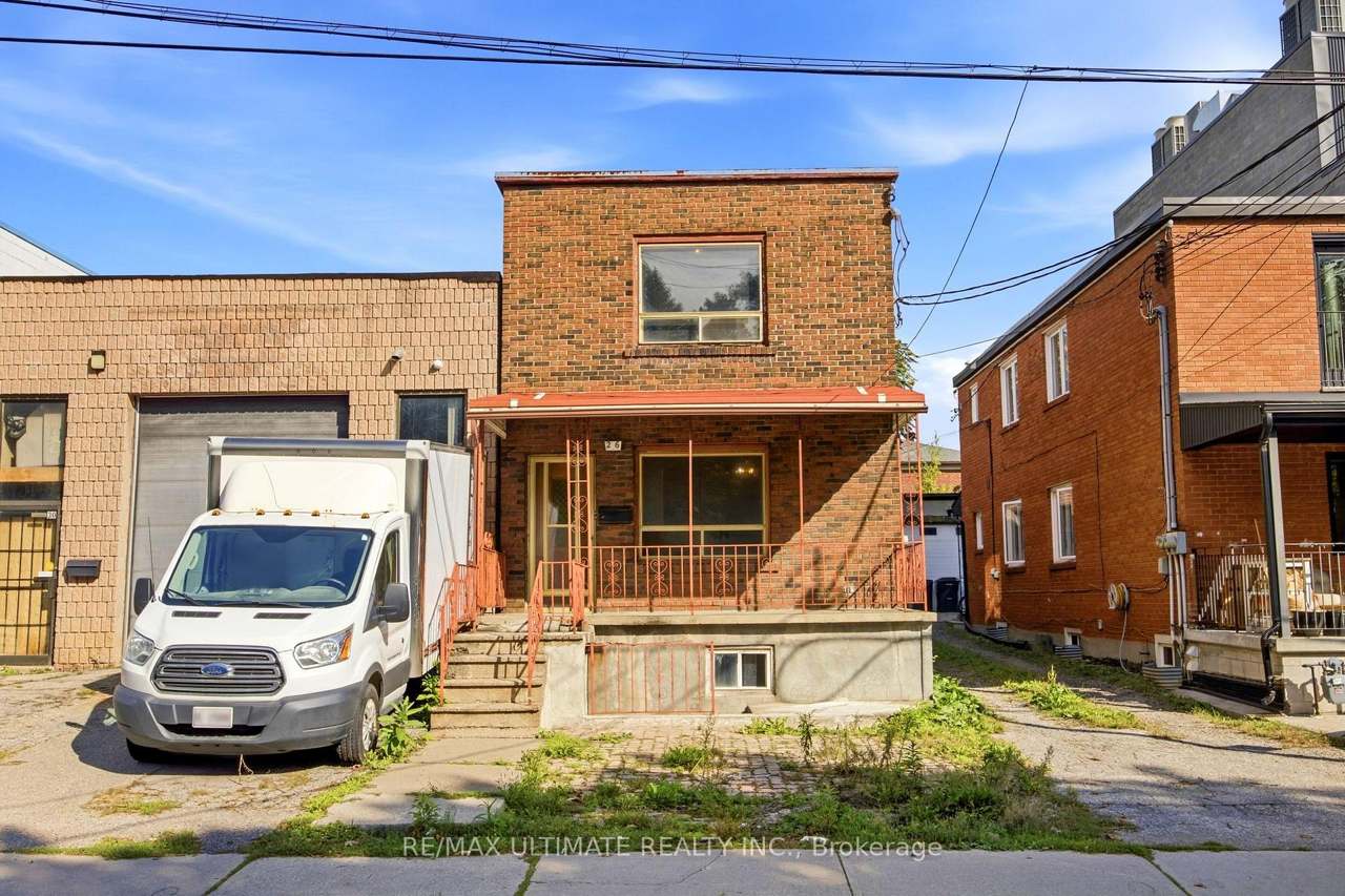 26 Geary Avenue, Toronto, ON M6H 2B4