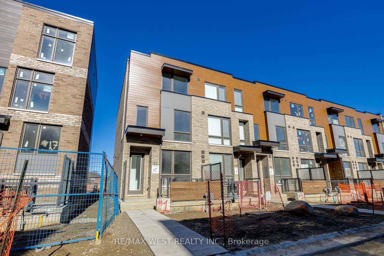 122 Green Gardens Boulevard, Toronto, ON M6A 0E5