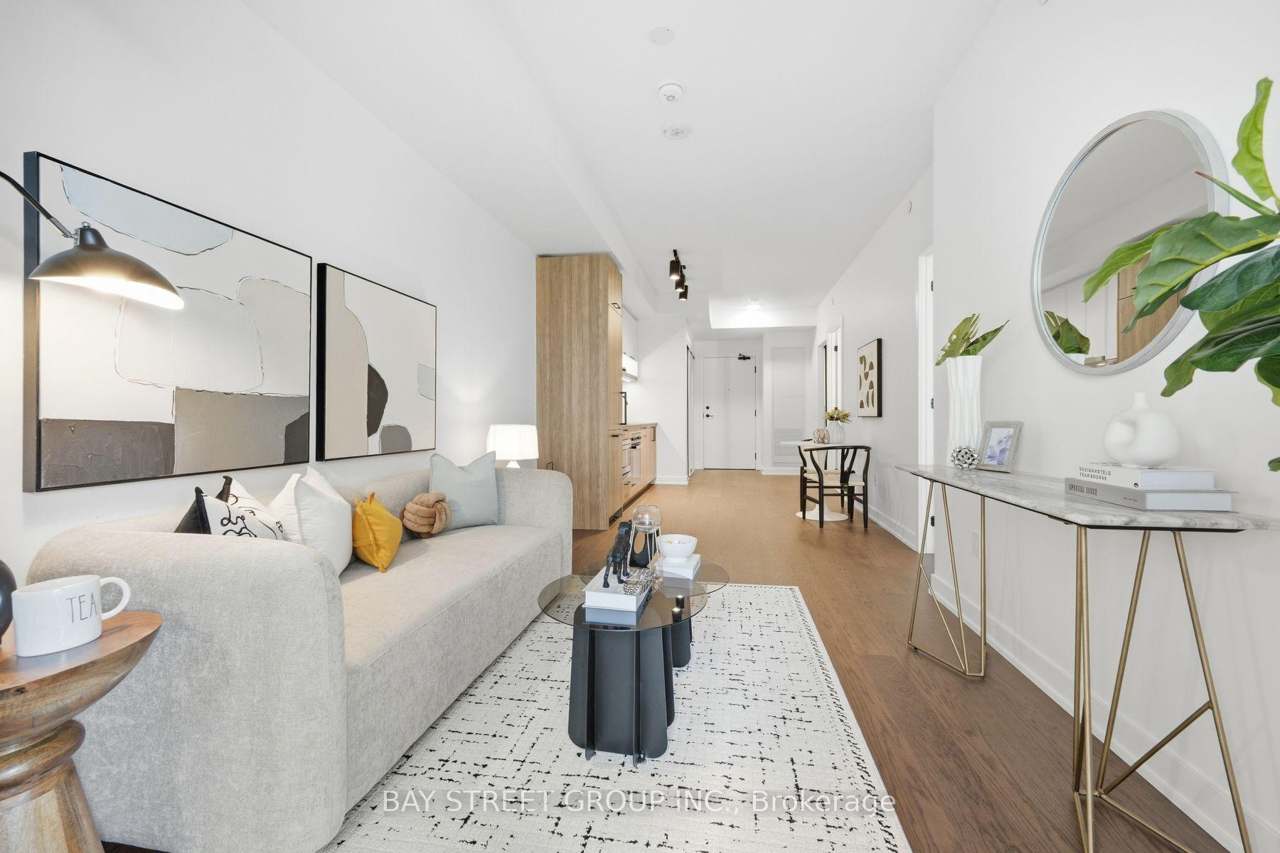 91 Montclair Avenue 639, Toronto, ON M5P 0B1
