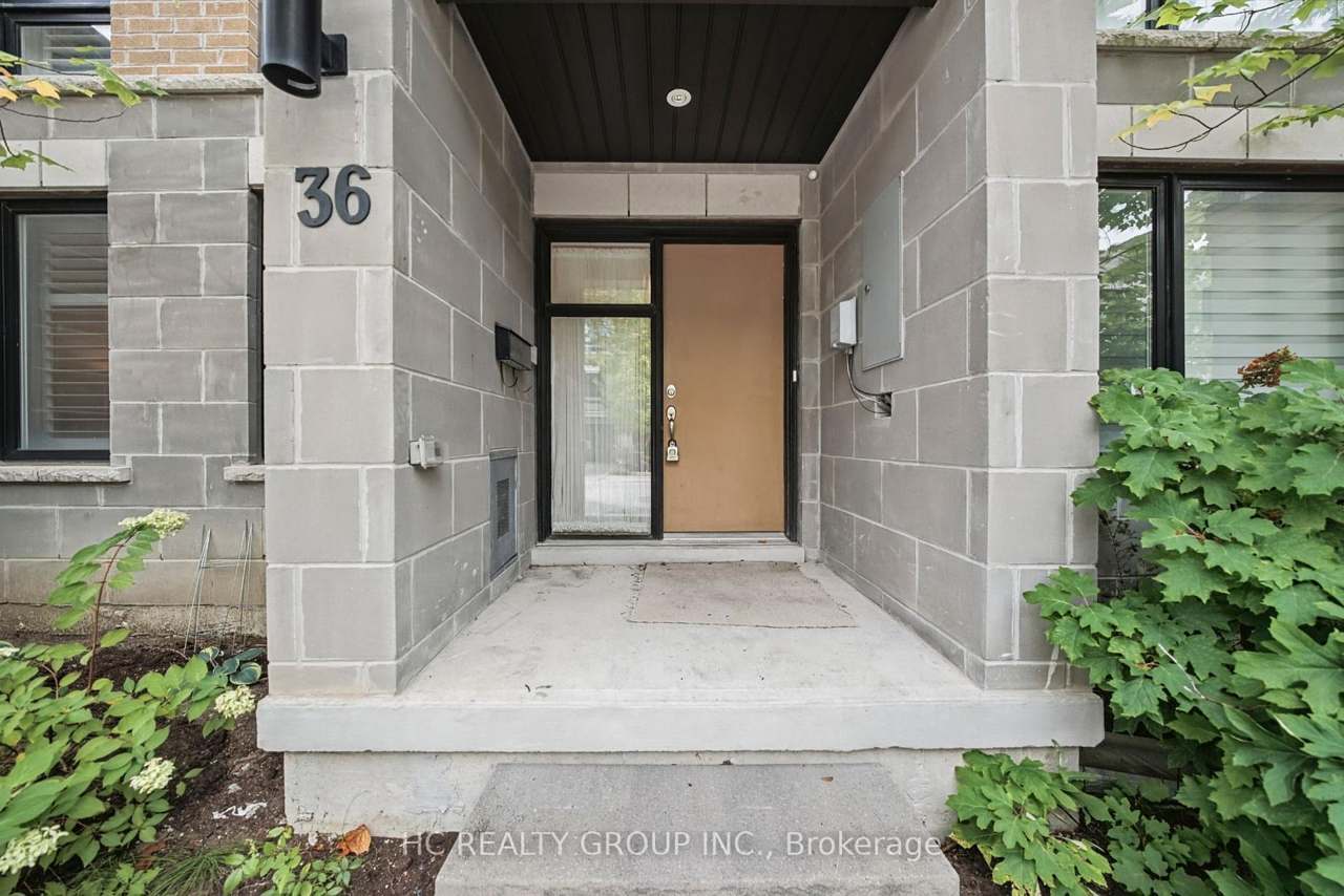 36 Kenneth Wood Crescent, Toronto, ON M2N 0K3