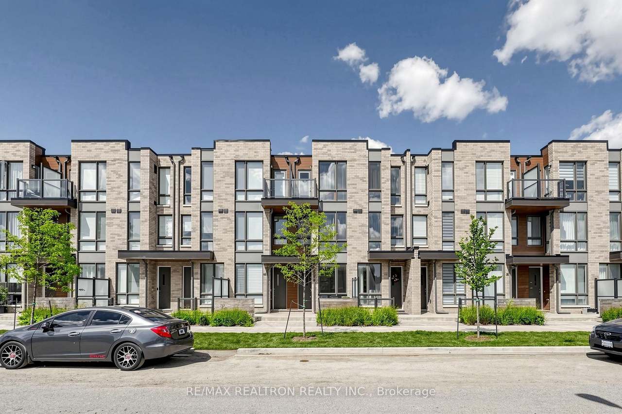 64 Turtle Island Road, Toronto, ON M6A 2M5