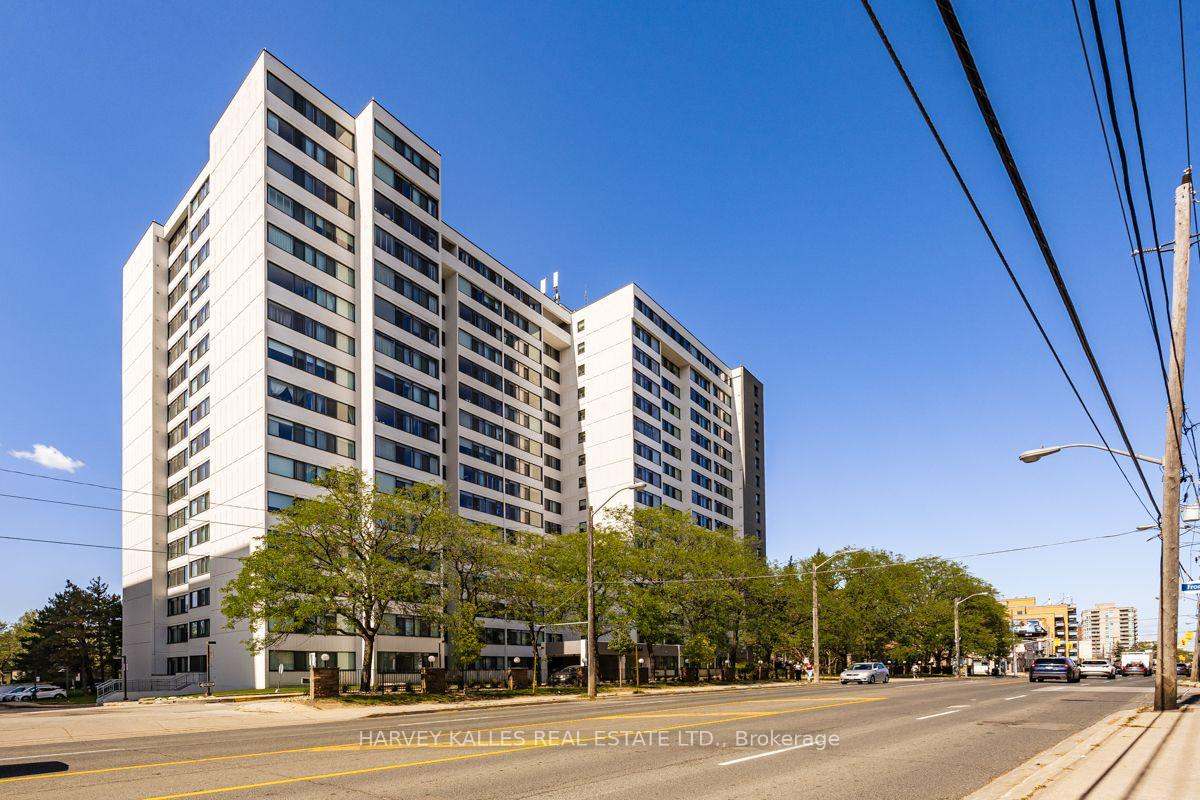 3000 Bathurst Street 110, Toronto, ON M6B 3B4